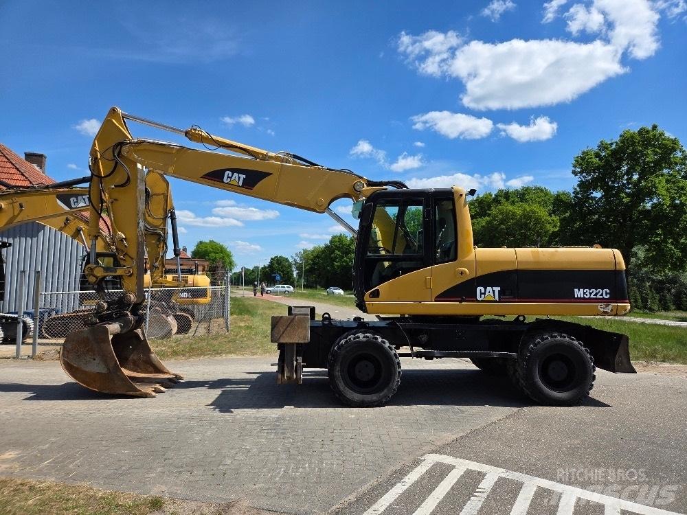 CAT M322C Lastik tekerli ekskavatörler