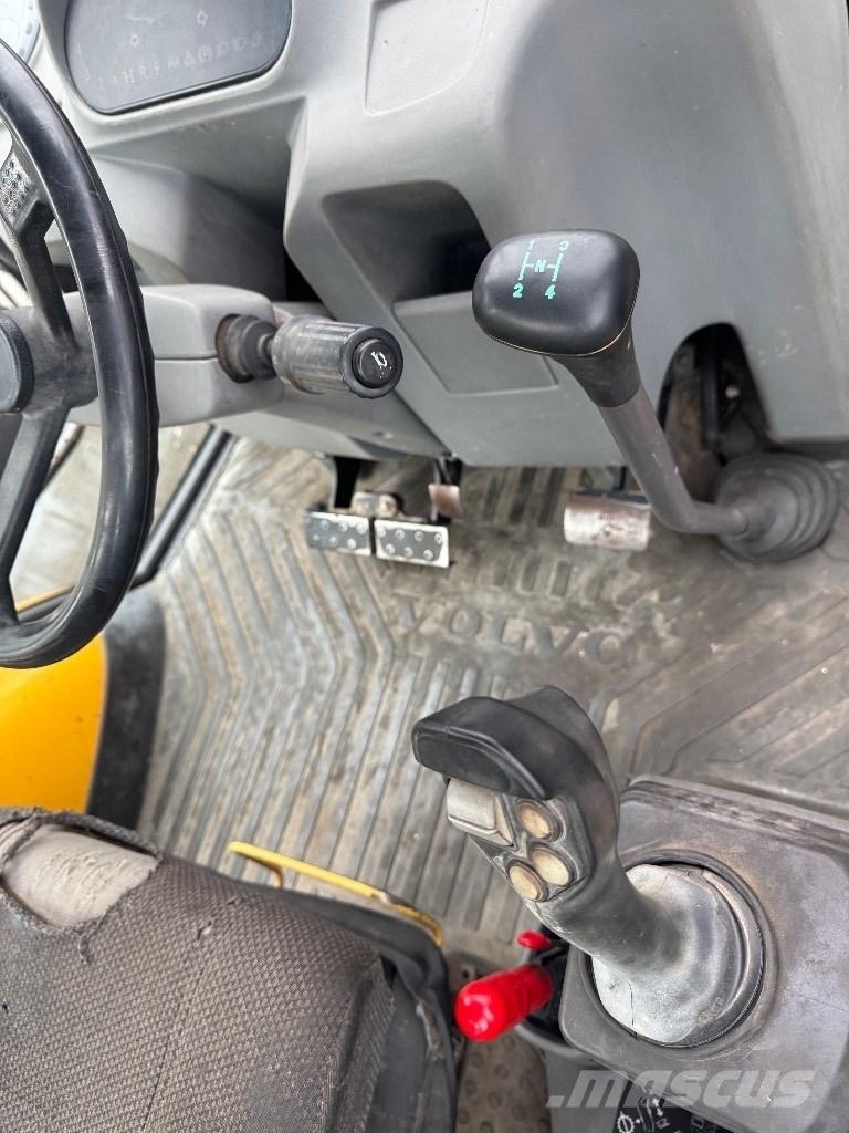 Volvo BL 71 Kazıcı yükleyiciler - beko loder