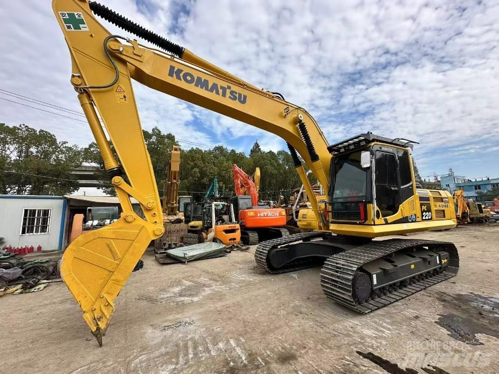 Komatsu PC 220 Paletli ekskavatörler