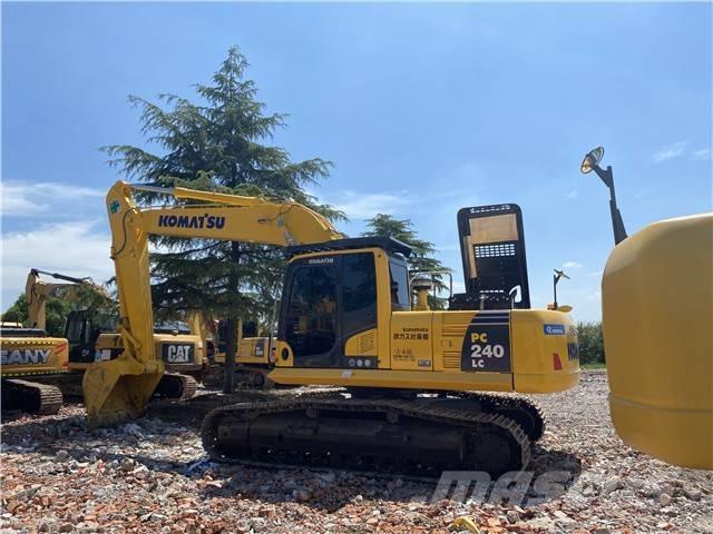 Komatsu PC 240-8 Paletli ekskavatörler
