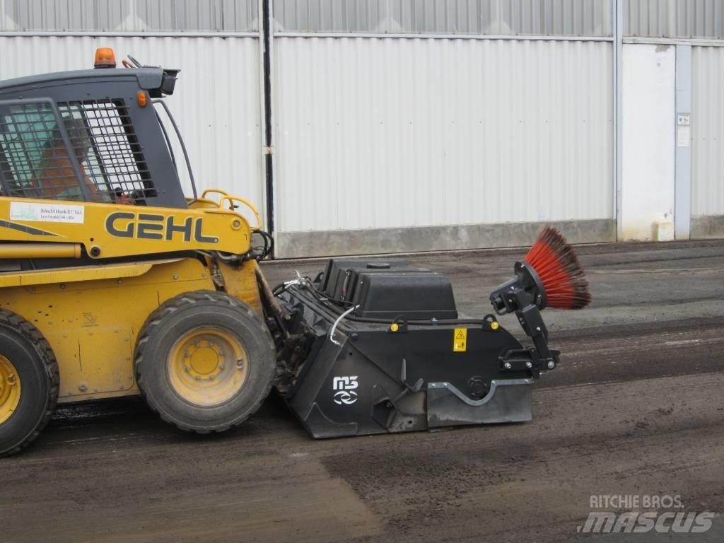 M3 Sweeper Bucket HD Diger yol bakim makinalari