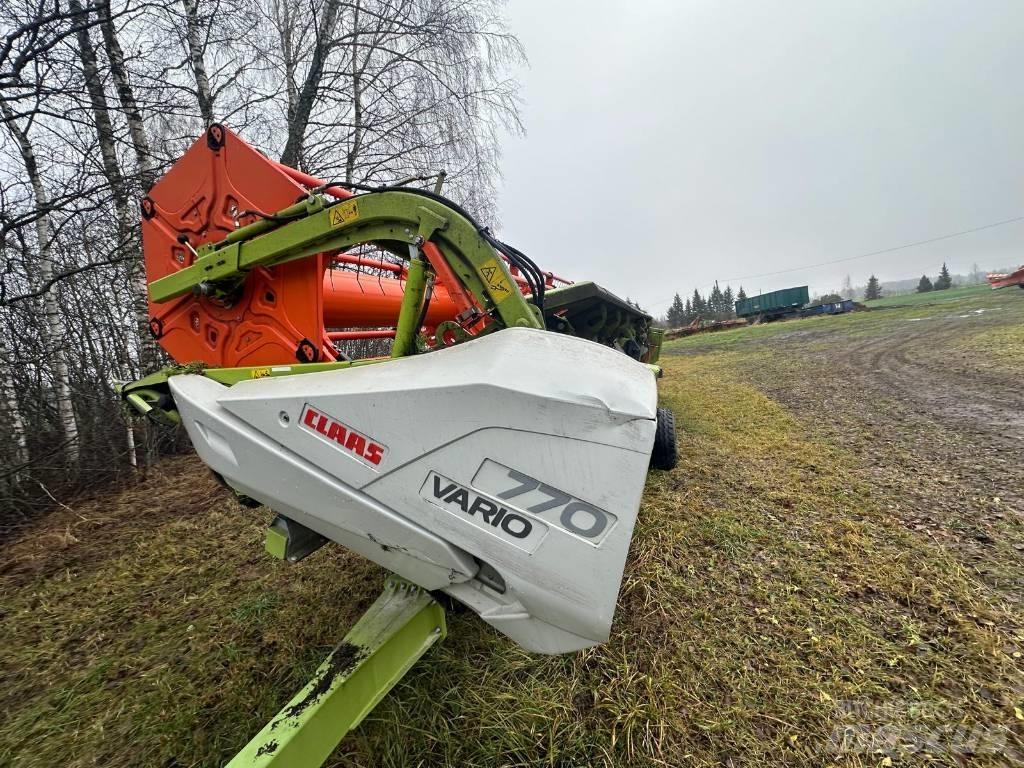 CLAAS Lexion 670 Biçerdöverler