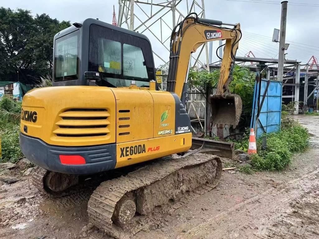 XCMG XE 60 DA Paletli ekskavatörler