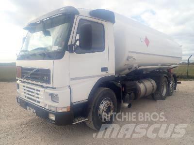 Volvo FM 7 6X2 Tankerli kamyonlar