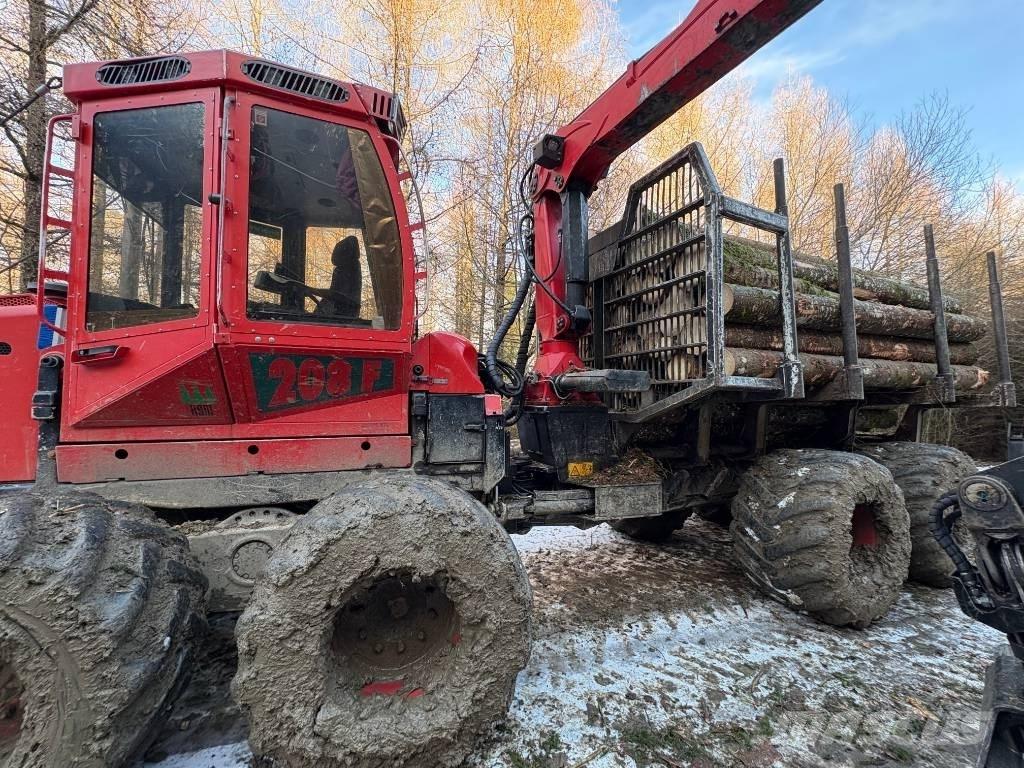 HSM 208F 11 Tomruk yükleyici traktörler