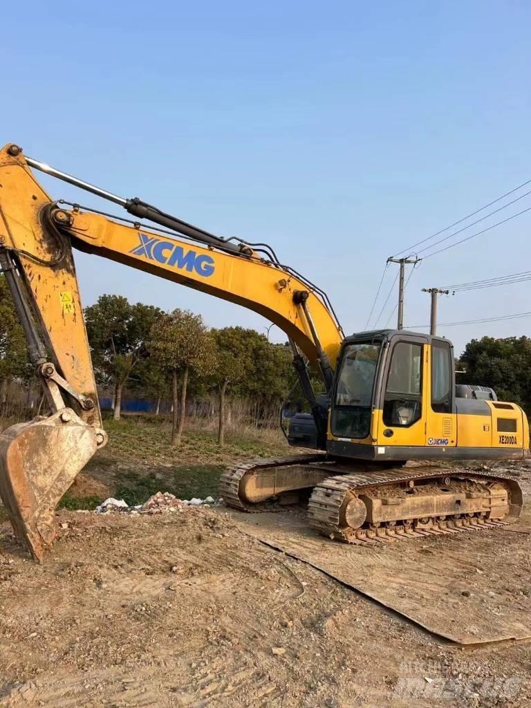 XCMG XE 200 DA Paletli ekskavatörler