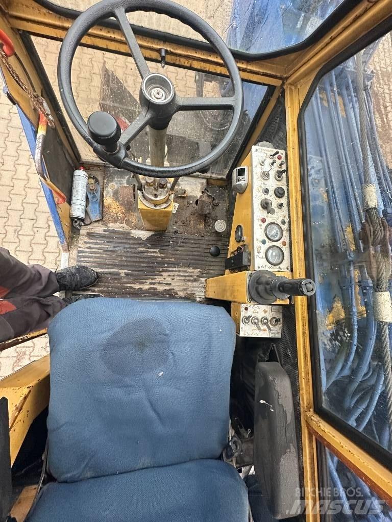 Sennebogen 212 Diger vinçler