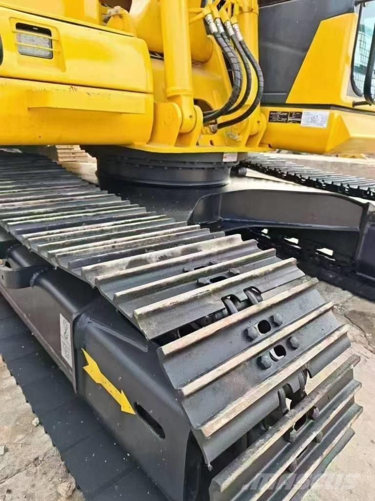 Komatsu 130-7 Paletli ekskavatörler