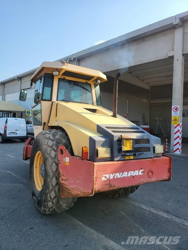 Dynapac CA 302 D Tek tamburlu silindirler