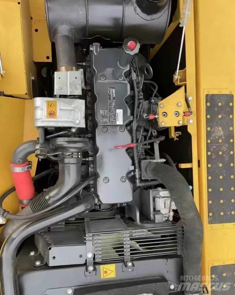 Komatsu PC 240 Paletli ekskavatörler