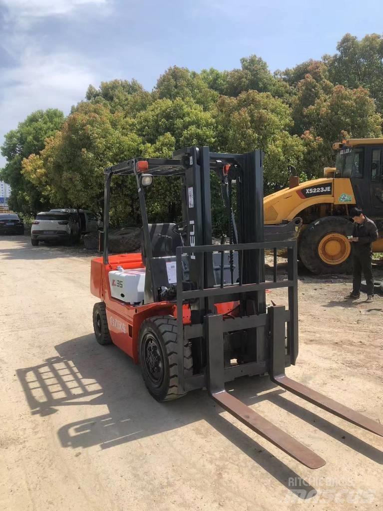 Heli K35 Teleskopik yükleyiciler
