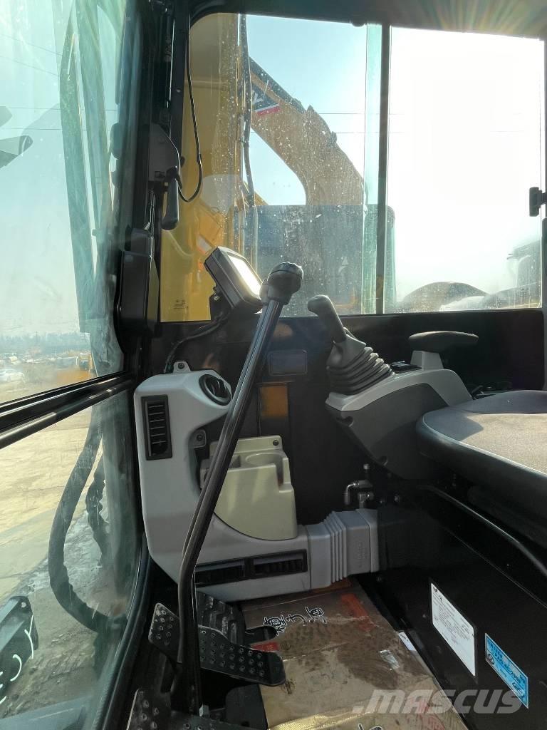 CAT 305.5E2 Paletli ekskavatörler