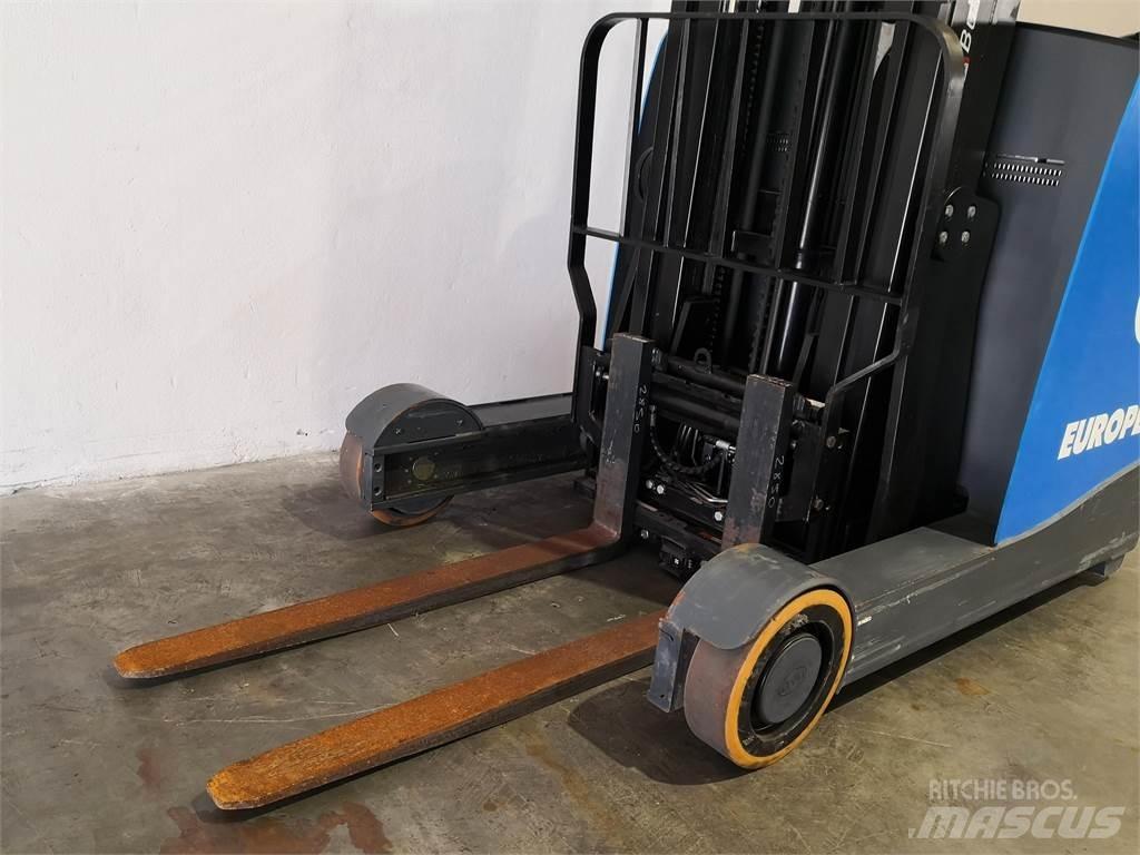  RTR16 Reach truck - depo içi istif araçları