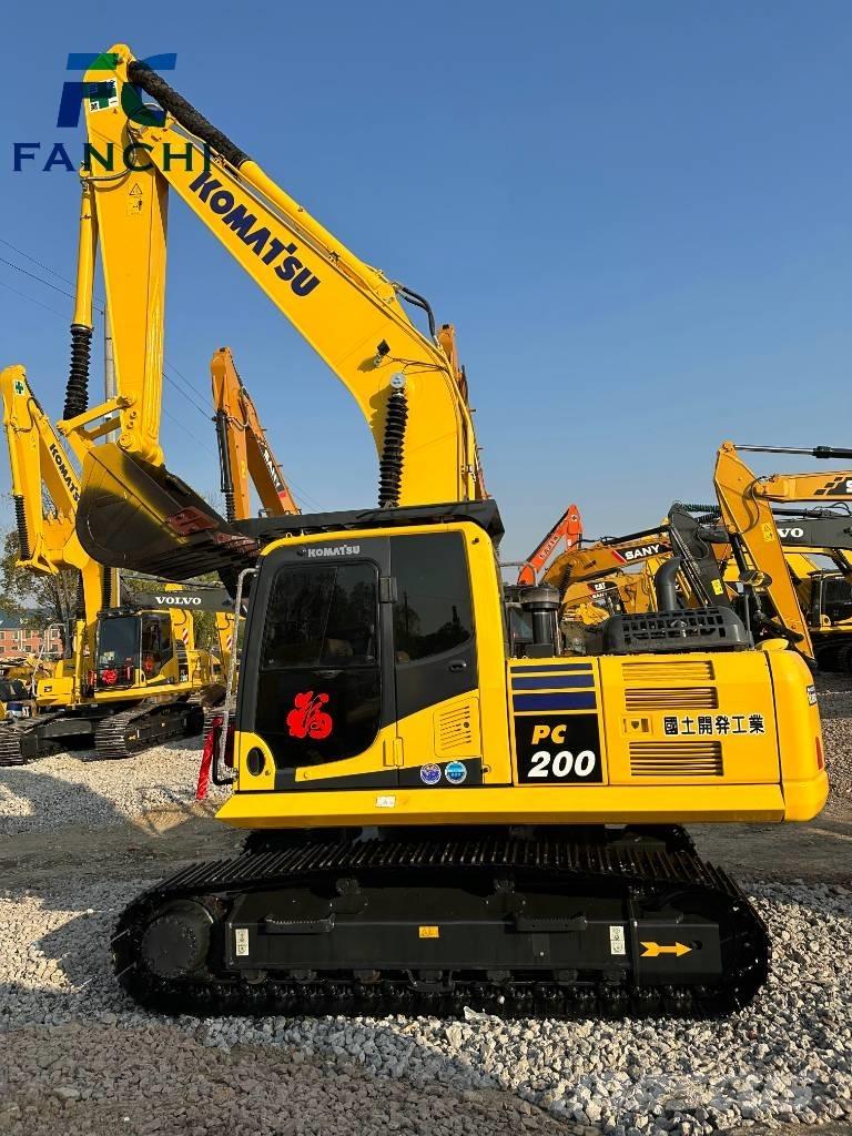 Komatsu PC 200-8 Paletli ekskavatörler