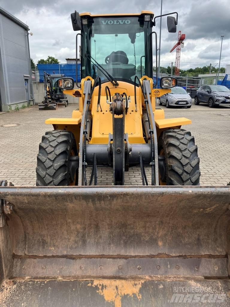 Volvo L 30 G Tekerlekli yükleyiciler