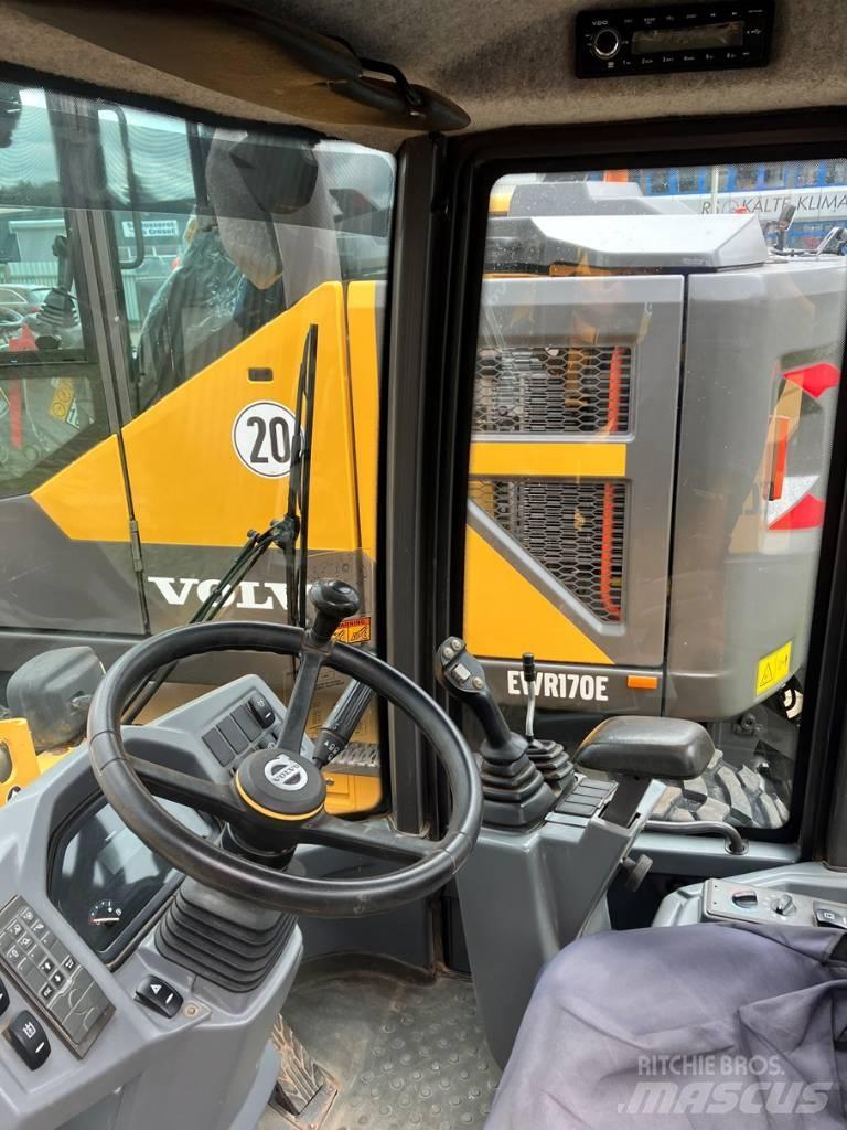 Volvo L 30 G Tekerlekli yükleyiciler
