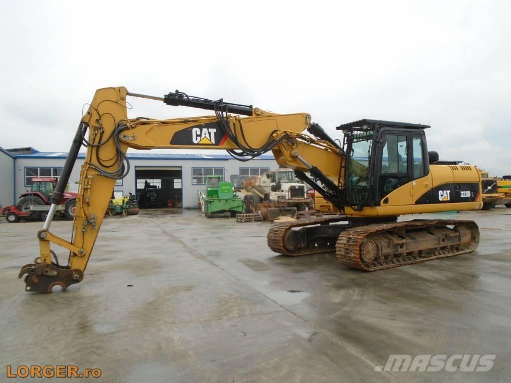 CAT 323 D Paletli ekskavatörler