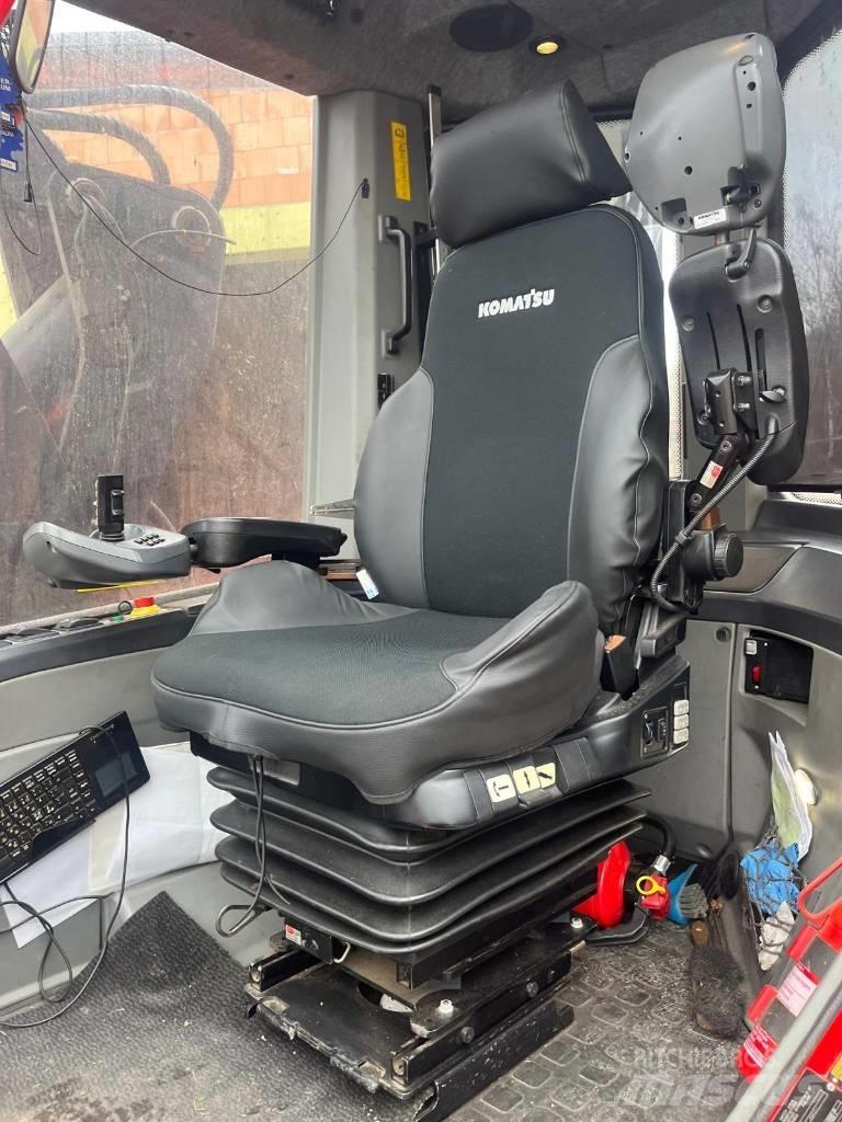 Komatsu 931 XC Biçerdöverler