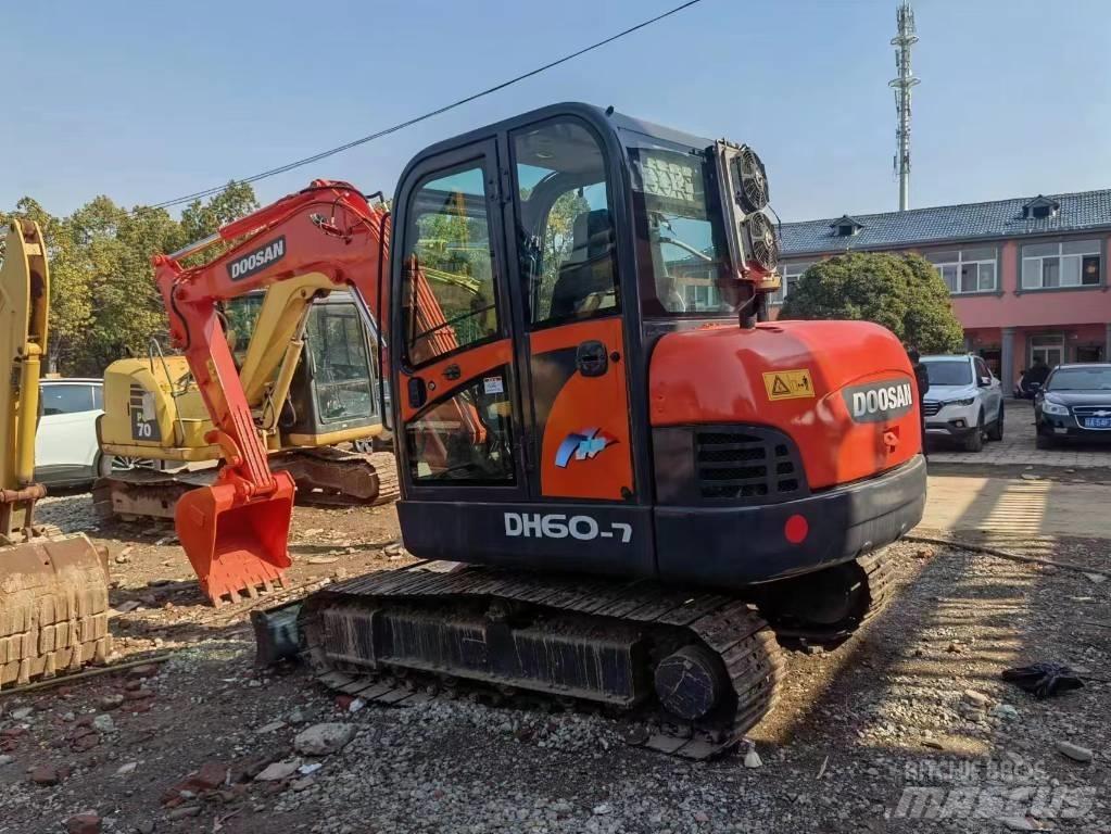 Doosan DH 60-7 Mini ekskavatörler, 7 tona dek