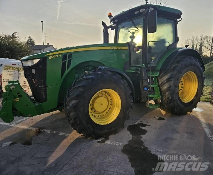 John Deere 8320 R Traktörler