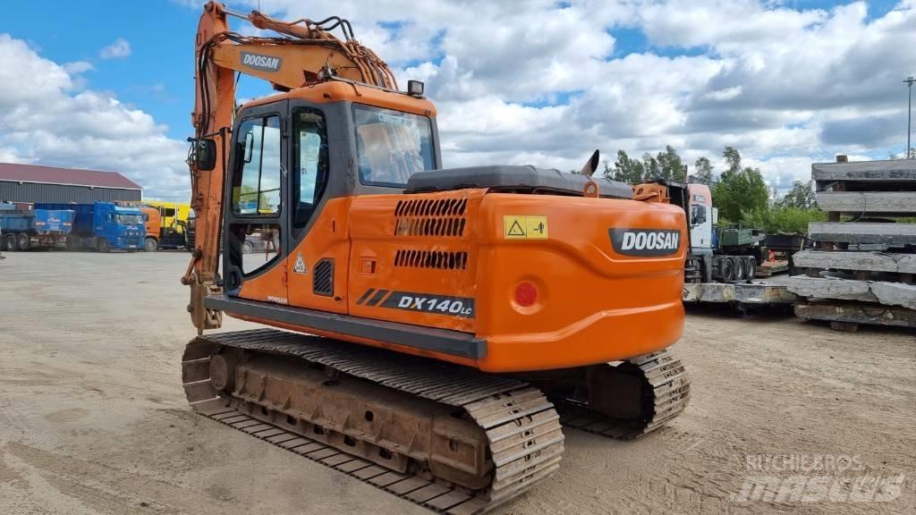Doosan DX 140 LC-3 Paletli ekskavatörler