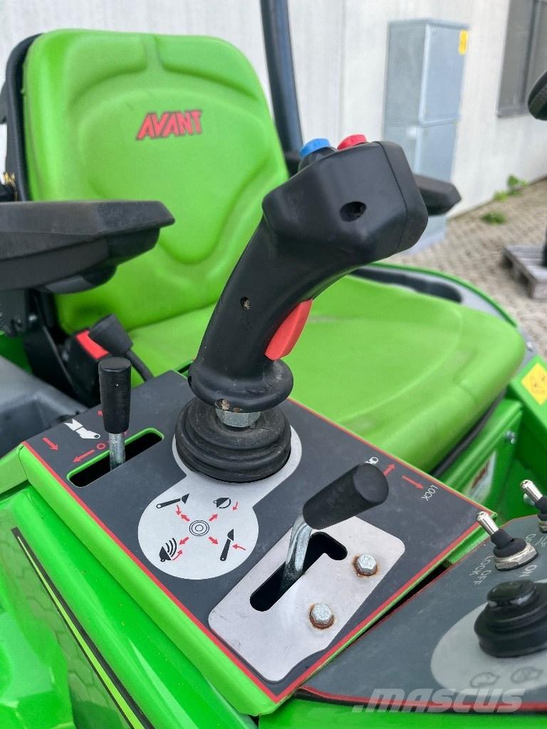Avant 528 Çok amaçlı yükleyiciler