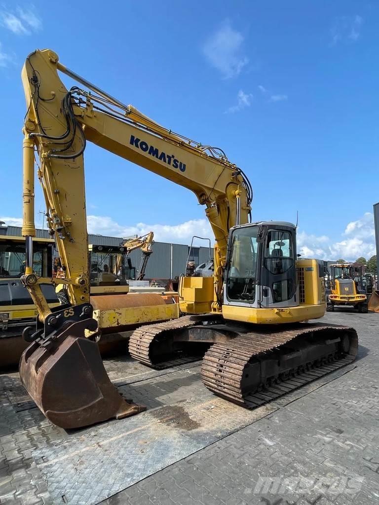 Komatsu PC228US-3 Paletli ekskavatörler