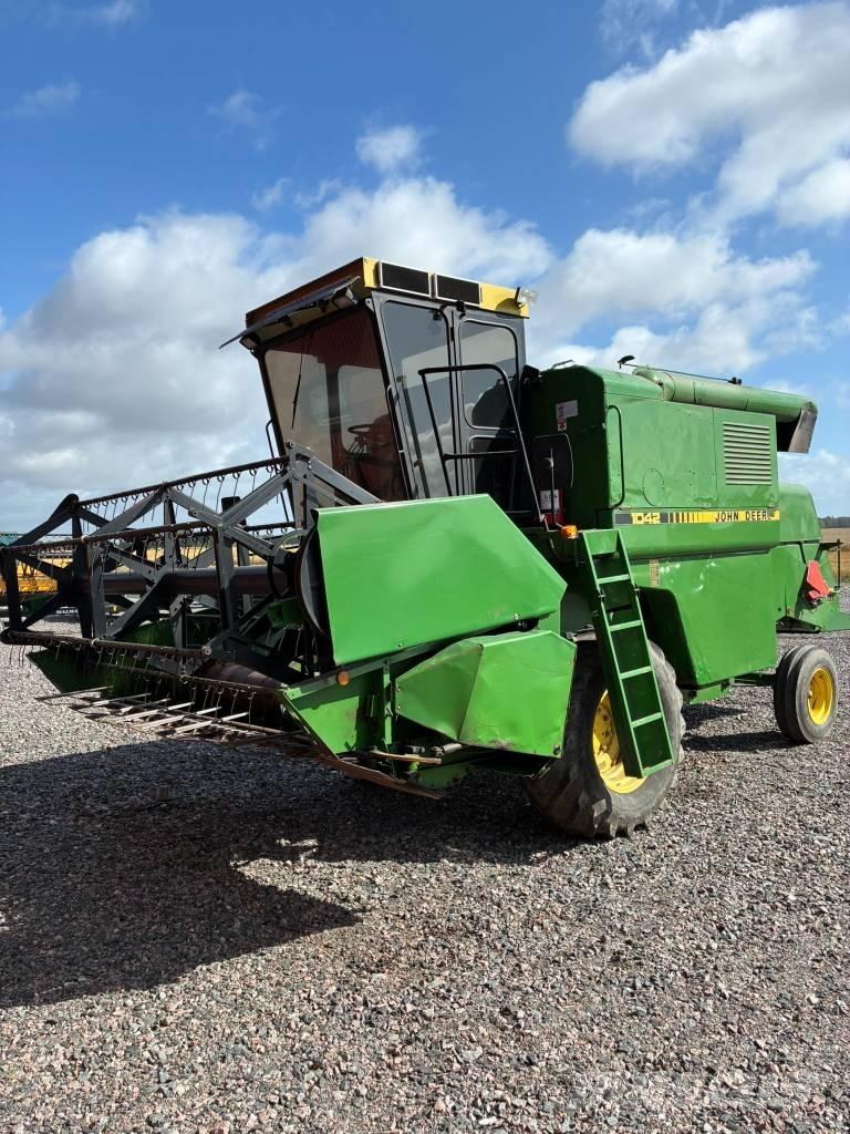 John Deere 1042 Biçerdöverler