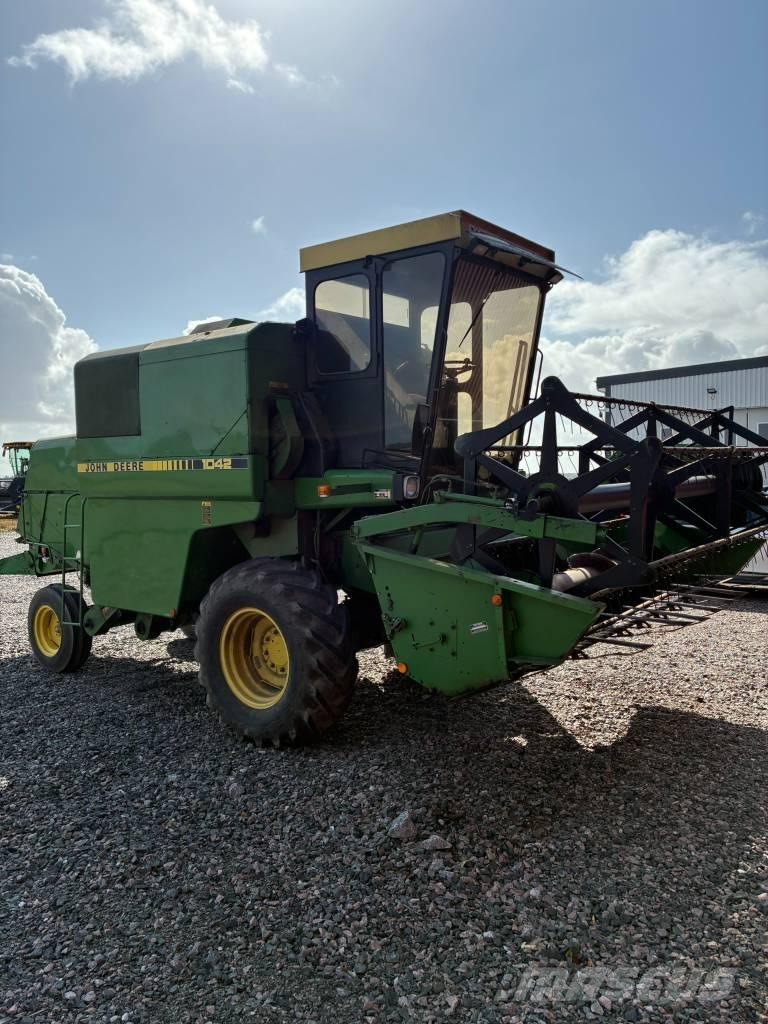 John Deere 1042 Biçerdöverler