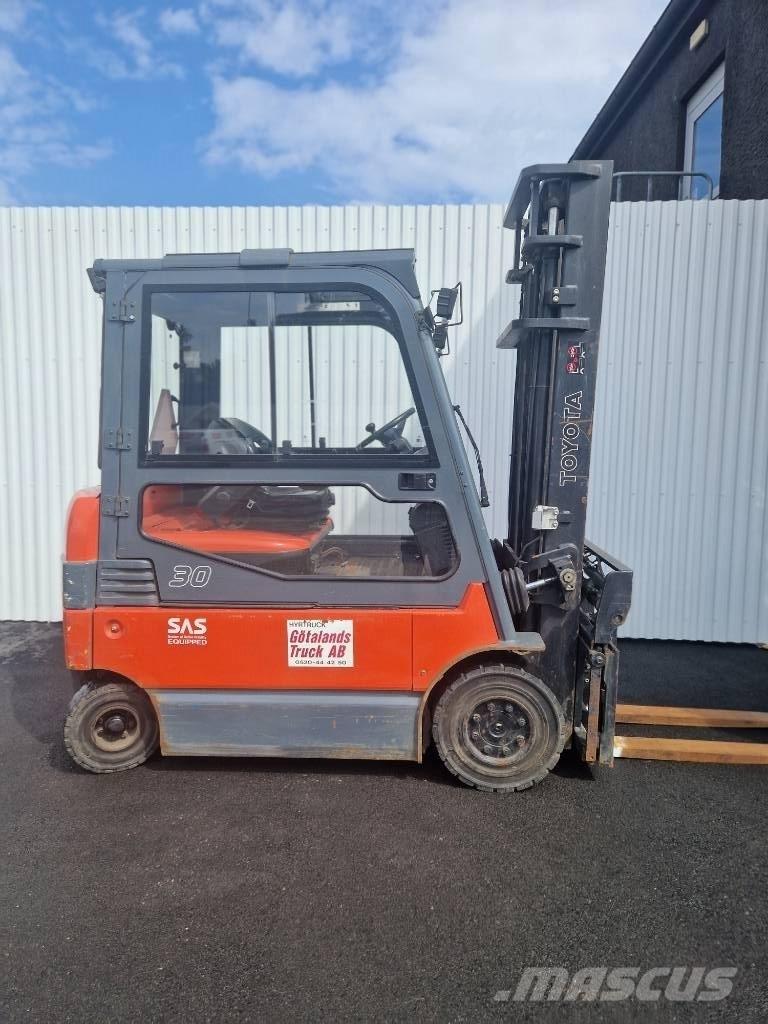 Toyota 7 FBMF 30 Elektrikli forkliftler