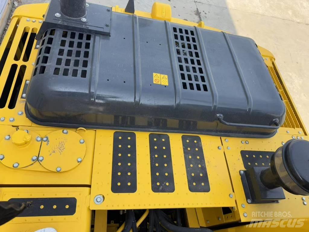 Komatsu PC 200-8N1 Paletli ekskavatörler
