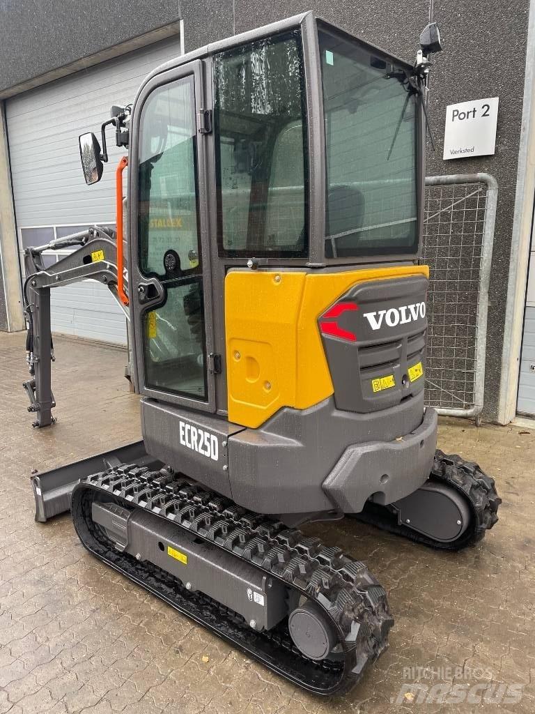 Volvo ECR25D Mini ekskavatörler, 7 tona dek