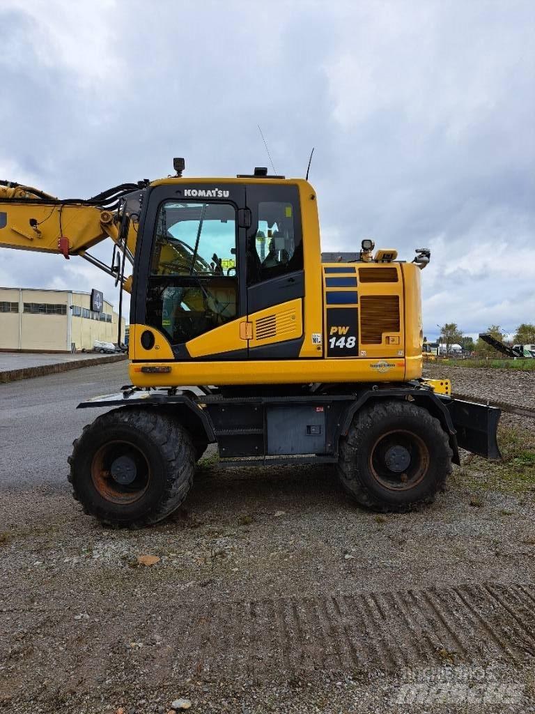 Komatsu PW148-11 Lastik tekerli ekskavatörler