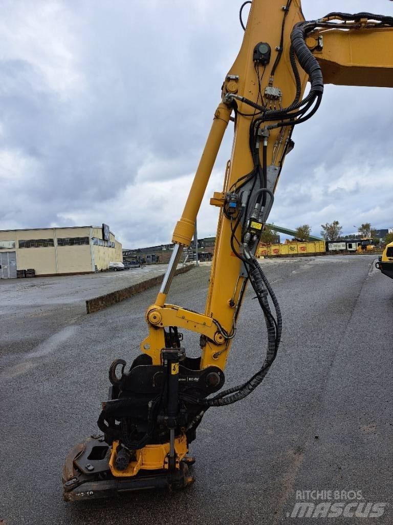 Komatsu PW148-11 Lastik tekerli ekskavatörler