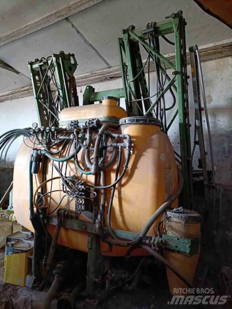 Amazone UF 1200 Monte edilebilir pülverizatörler