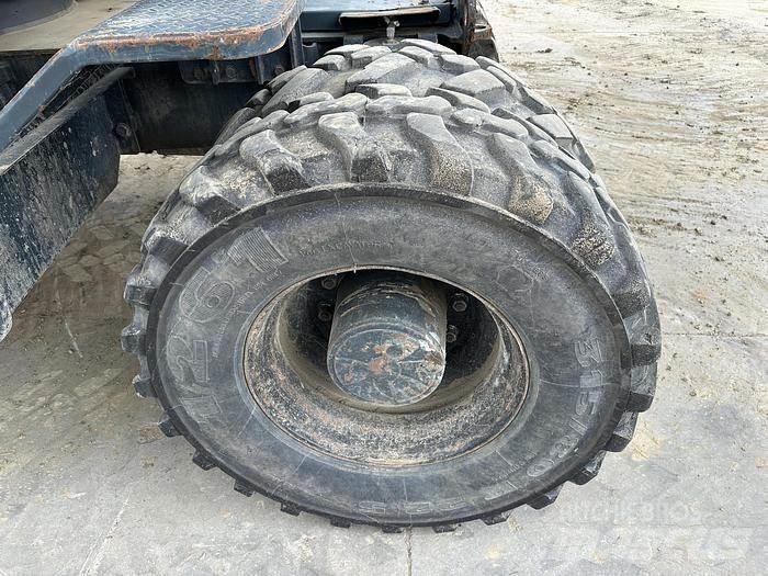 Hyundai HW140 Lastik tekerli ekskavatörler