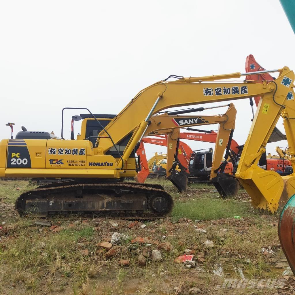 Komatsu PC200-8 Paletli ekskavatörler