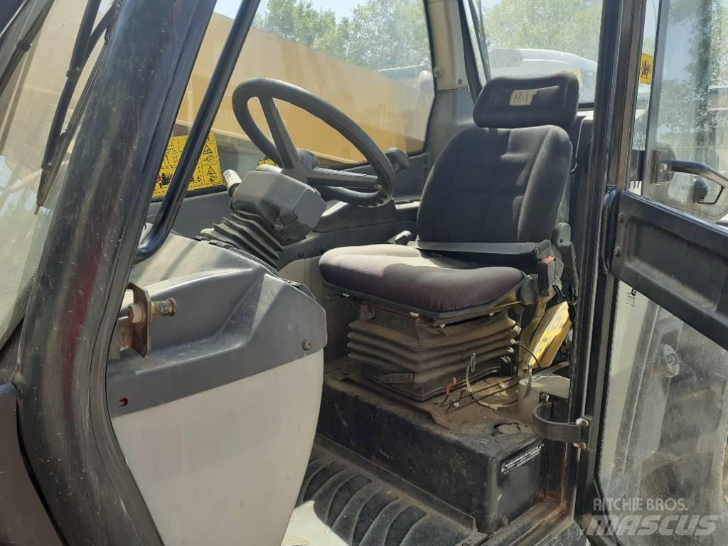 CAT TH 337 c Tarimsal teleskopik yükleyiciler