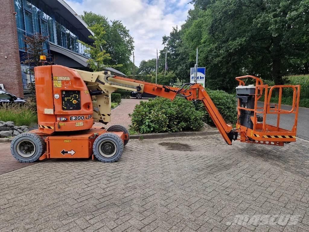 JLG E300AJP Körüklü personel platformları