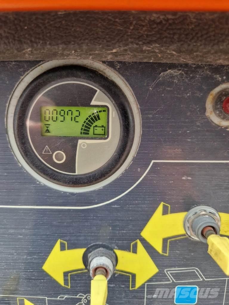 JLG E300AJP Körüklü personel platformları