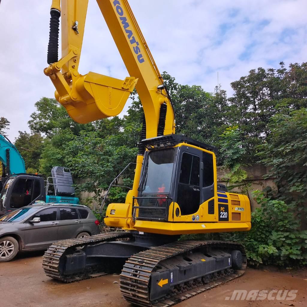 Komatsu PC 220-8 Paletli ekskavatörler