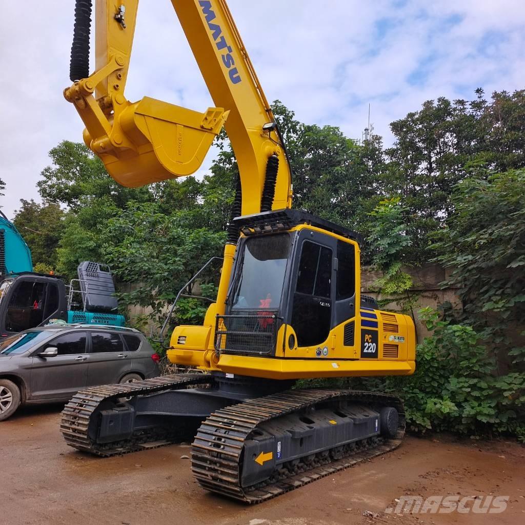 Komatsu PC 220-8 Paletli ekskavatörler