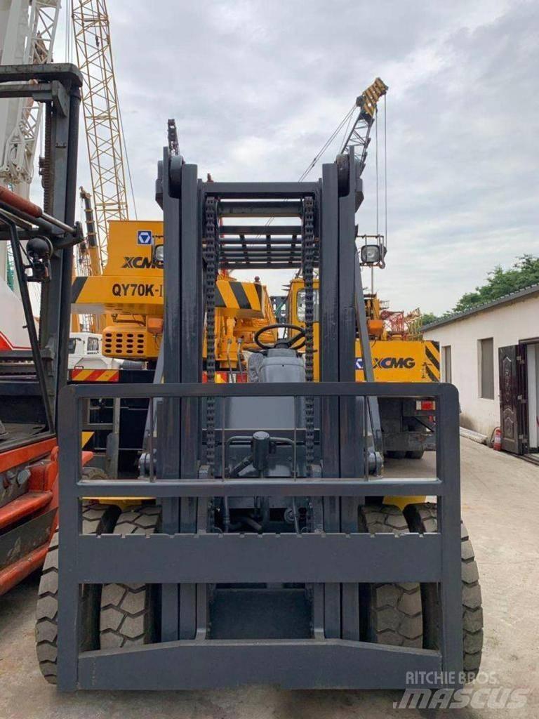 Komatsu 8 Ton Dizel forkliftler