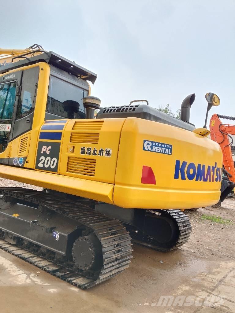 Komatsu PC200-8 Paletli ekskavatörler