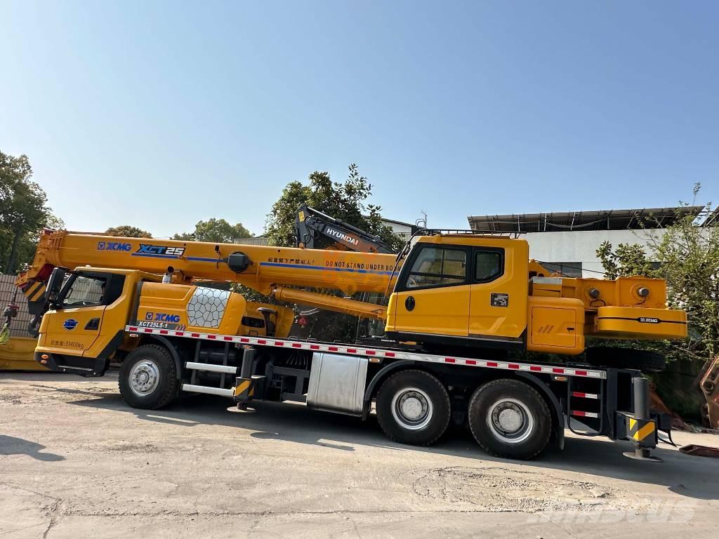 XCMG XCT 25 Yol-Arazi Tipi Vinçler (AT)