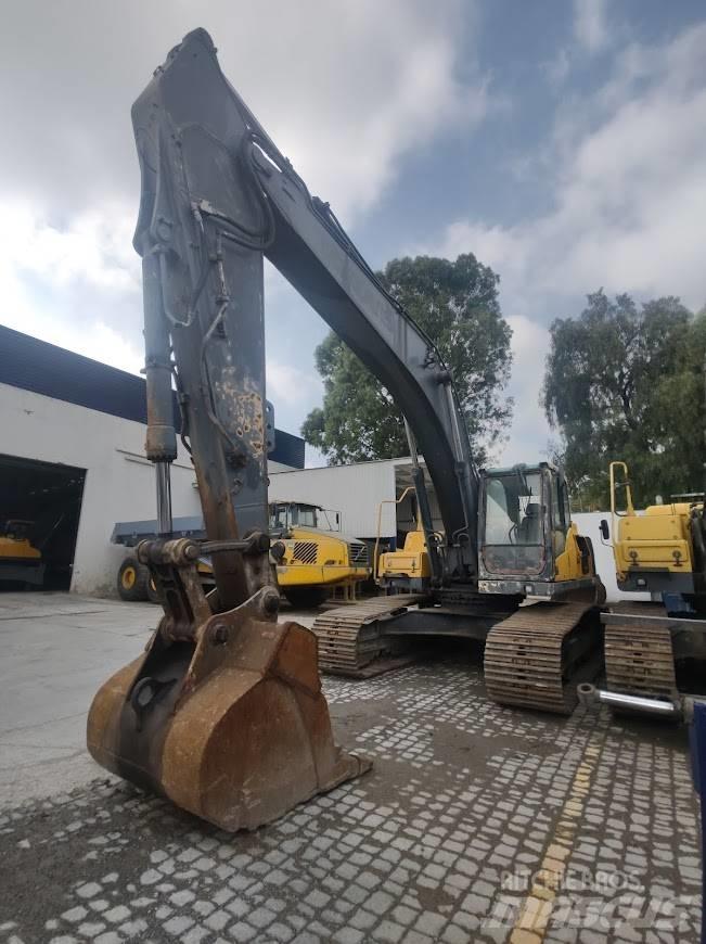 Volvo EC300DL Paletli ekskavatörler