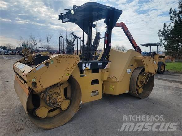 CAT CB64 Tek tamburlu silindirler