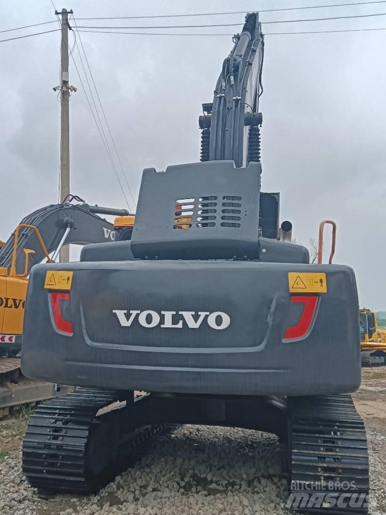 Volvo EC 240 Paletli ekskavatörler