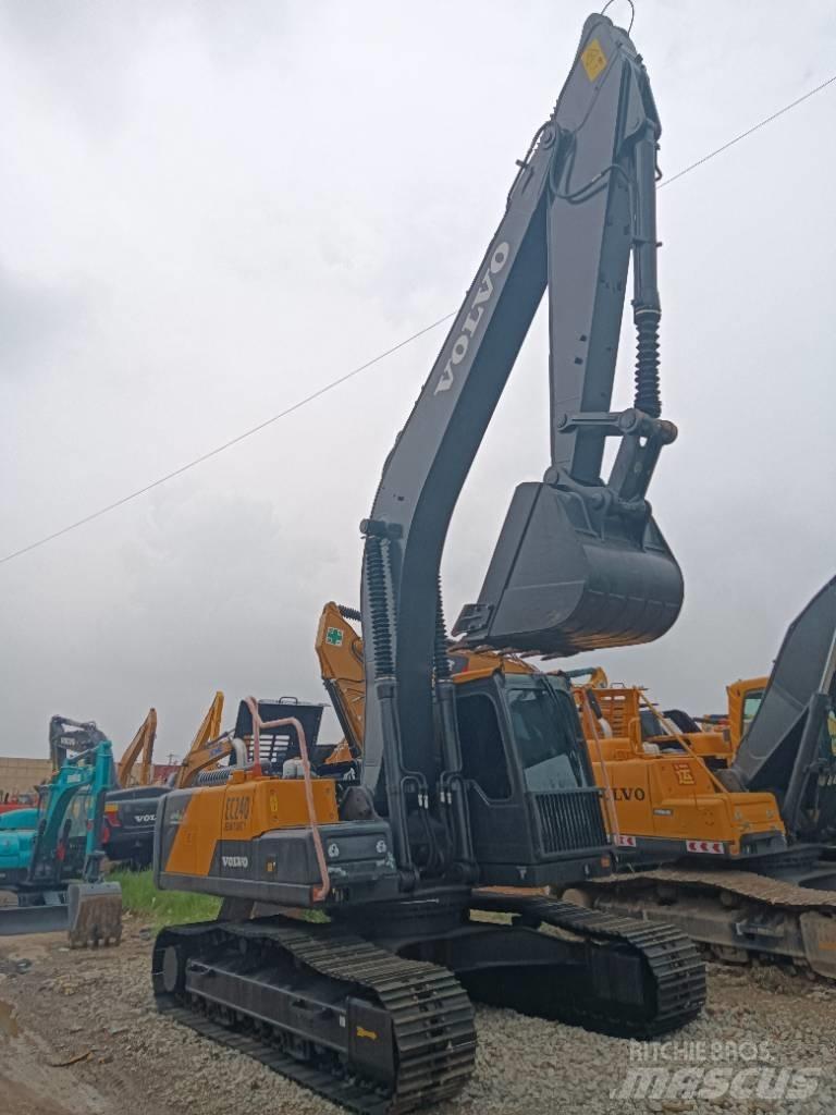 Volvo EC 240 Paletli ekskavatörler