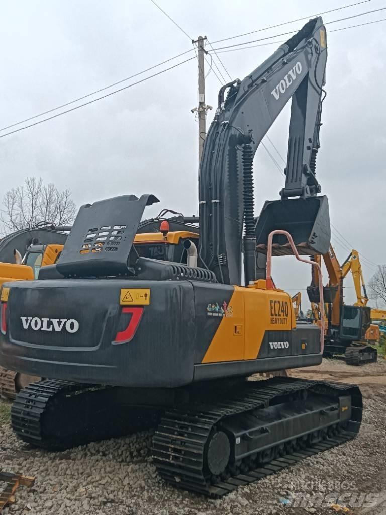 Volvo EC 240 Paletli ekskavatörler